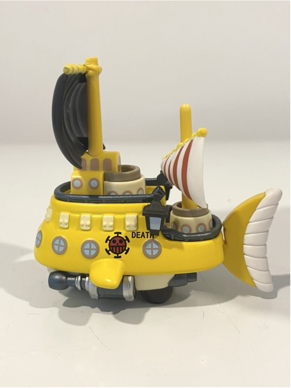 POP MART One Piece Polar Tang Mini Figure Heart Pirates Yellow Submarine